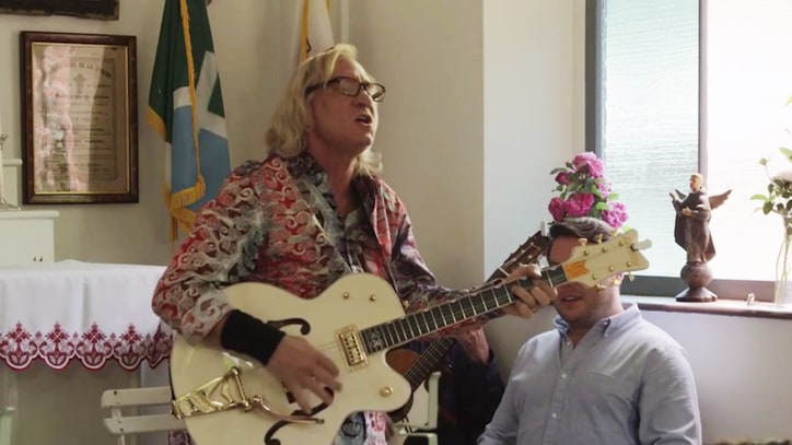 See Joe Walsh Sing Emotional 'Amazing Grace' in Doc Clip