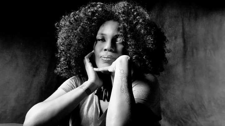 How Macy Gray Ended Up Stealing the Show on Ariana Grande's New LP