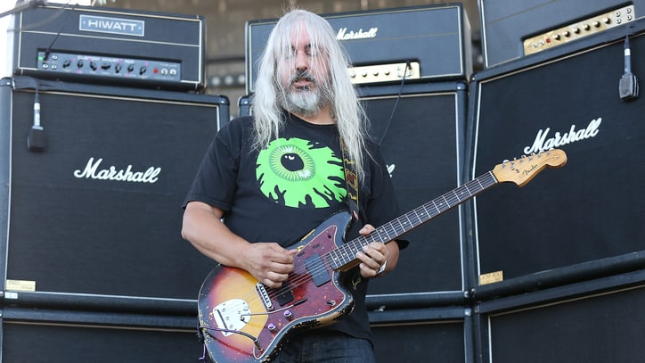 Dinosaur Jr. Announce New LP 'Give a Glimpse of What Yer Not'