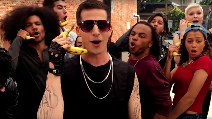 Watch Lonely Island's Oddball 'I'm a Weirdo' Video
