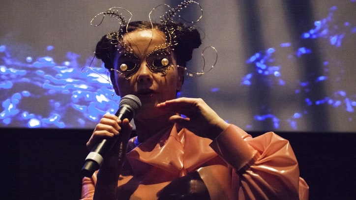 Bjork Launches Virtual Reality Exhibition