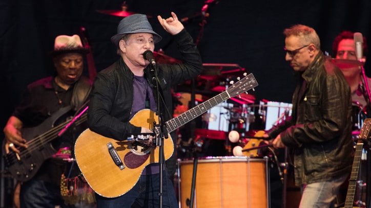 Watch Paul Simon Inform Berkeley Crowd of Muhammad Ali's Death