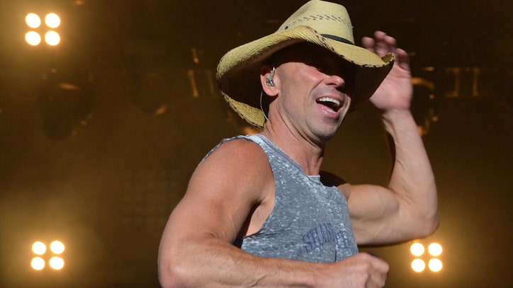 See Kenny Chesney Dance With Miranda, Jam With Jake