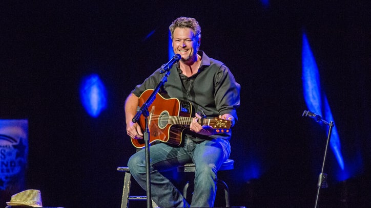 Blake Shelton Leads No-Frills Stars for Second Harvest Benefit