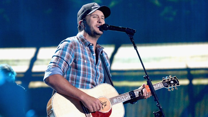 CMT Music Awards 2016: 10 Best and Worst Moments