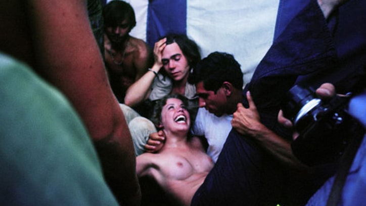 From Beck to Hendrix: Two Generations of Counterculture Photos by Autumn and Jerry de Wilde