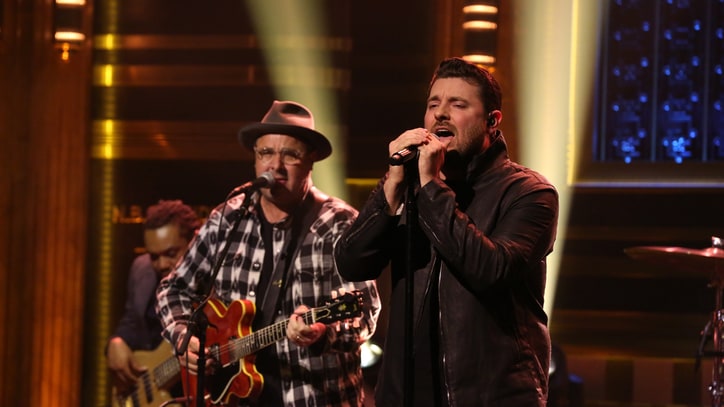 See Chris Young and Vince Gill's Fiery 'Fallon' Performance