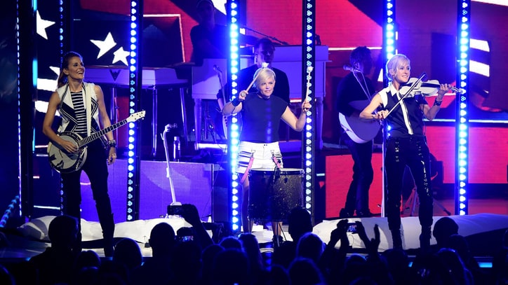 Dixie Chicks Address 'Hatred' at Thrilling New York Show