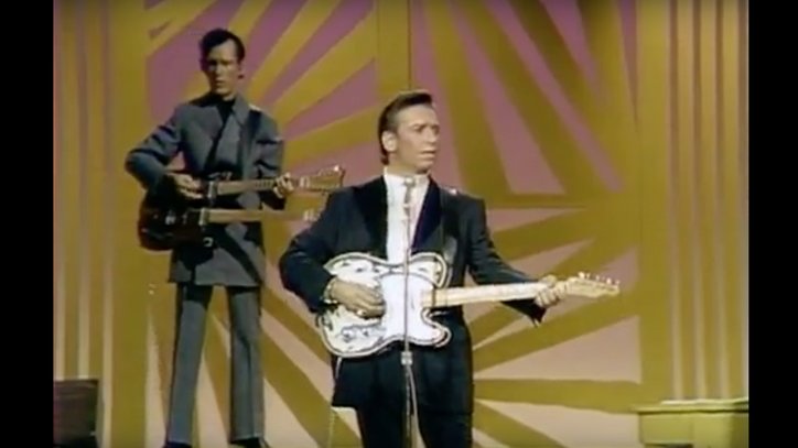 Flashback: See Waylon Jennings Sing 'Only Daddy' on Johnny Cash's Show