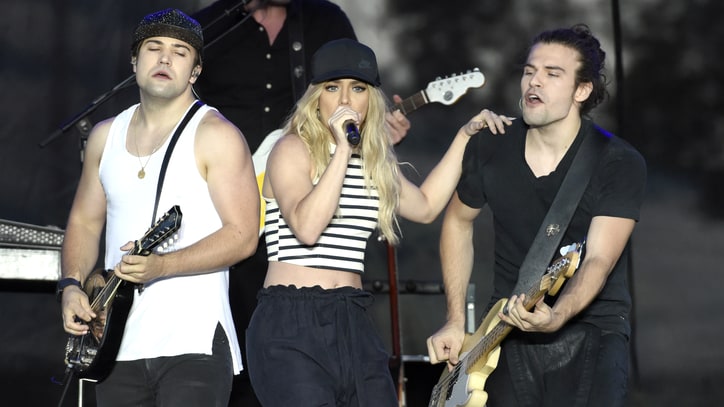 See the Band Perry Test New Pop-Leaning Tunes on the Road