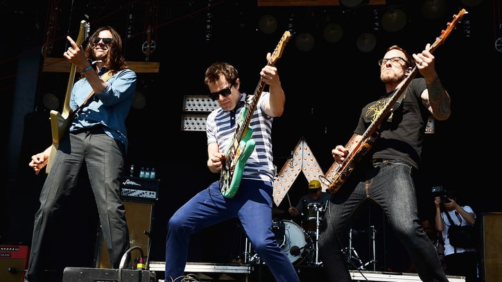 Weezer Honor NASA Mission With New Song 'I Love The USA'