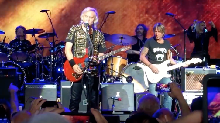 See Keith Urban Jam 'Rocky Mountain Way' With Joe Walsh