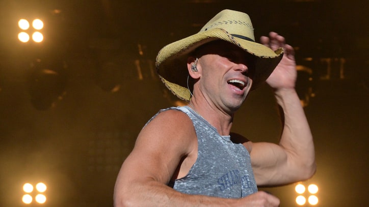 See Kenny Chesney's Surprise Duet with Billy Joel