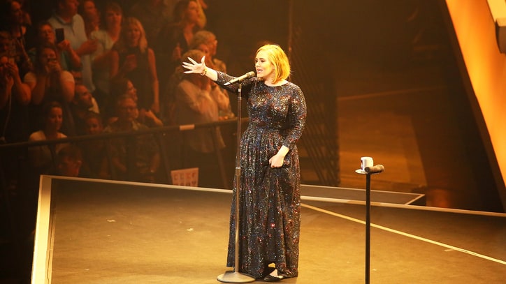Adele Shows Off Vocal Mastery, Witty Banter at St. Paul Tour Kickoff