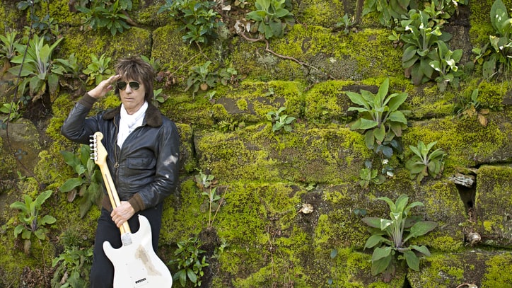 Jeff Beck Talks Seeing Jimi Hendrix, Topical New LP
