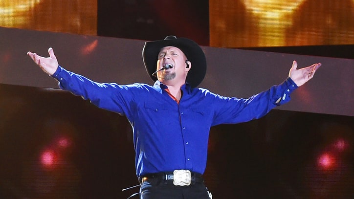 Garth Brooks Proves Magnetic & Empathetic at Yankee Stadium