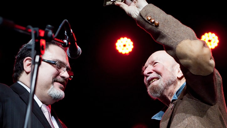 Pete Seeger Honored at Musicians' Union Benefit