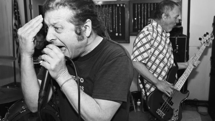 Ex-Black Flag Members' Secret Moose Lodge Show