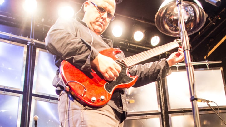 See How the Pixies Kill Time Before a Show