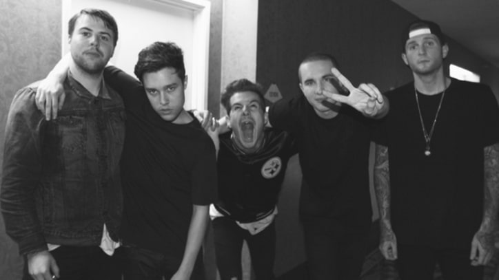 The Neighbourhood: On the Road
