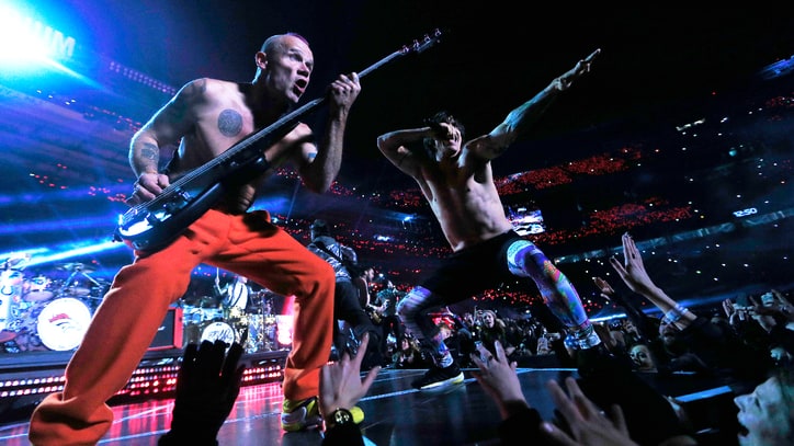 15 Most Outrageous Faked Musical Performances