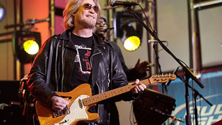 Daryl Hall Finds Happiness in a 'Very F-ed Up World'
