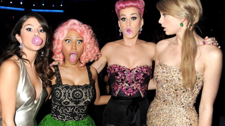 Taylor Swift, Adele, Nicki Minaj Win Big at American Music Awards