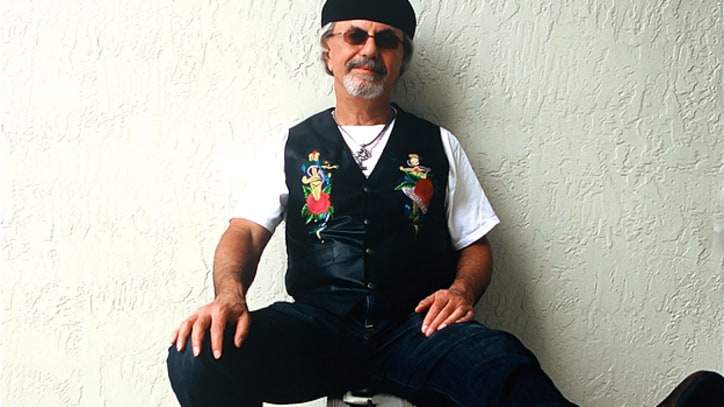 Exclusive Premiere: Dion's Bluesy 'I Read It (In the Rolling Stone)'