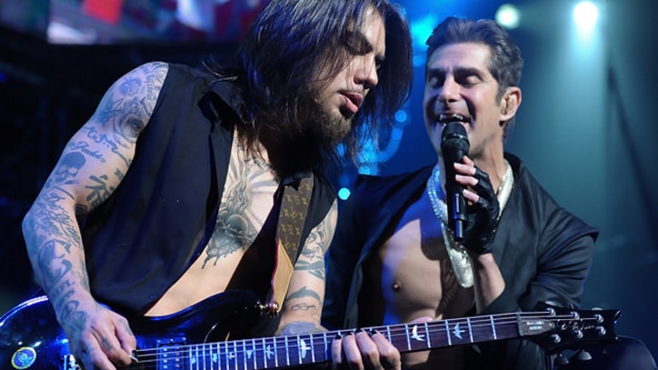 Jane's Addiction, the Roots Playing Rolling Stone Tailgate Party