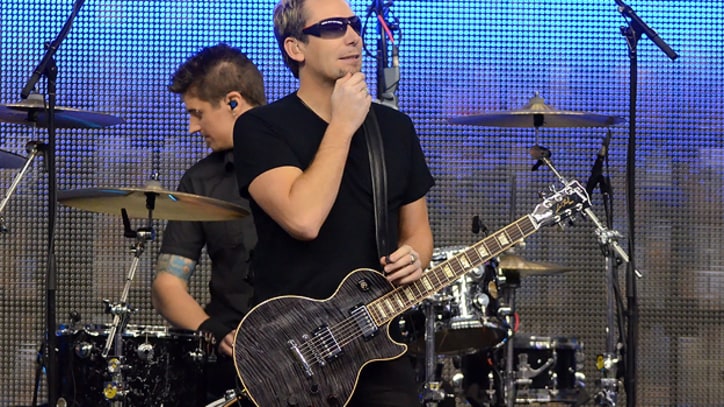 Nickelback Respond to Haters on Twitter