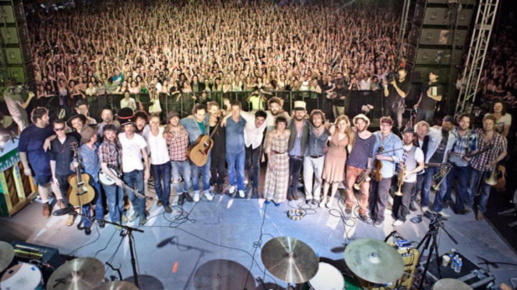 Mumford and Sons, Magnetic Zeroes to Play Free Show in Austin