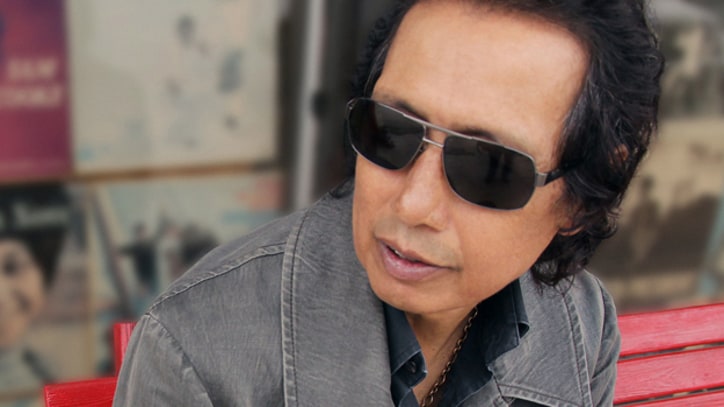 Song Exclusive: Alejandro Escovedo, 'Man of the World'