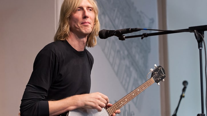 Eric Erlandson Talks About 'Letters to Kurt'