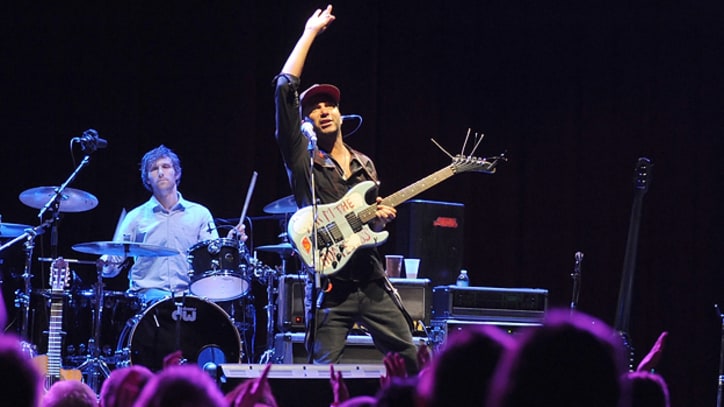 Social Justice and Melodic Know-How at Woody Guthrie Centennial Celebration