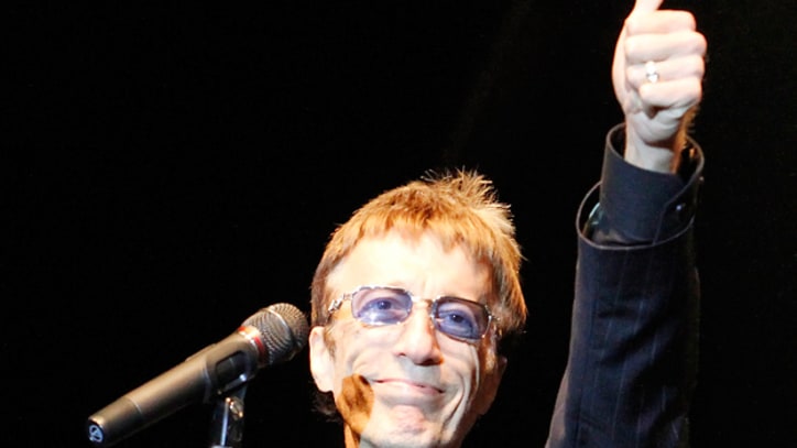 Robin Gibb Wakes from Coma