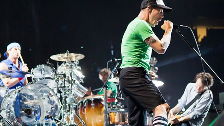 Red Hot Chili Peppers Pay Tribute to Adam Yauch in Newark