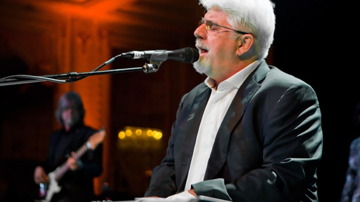 Doobie Brothers' Michael McDonald Sues Label