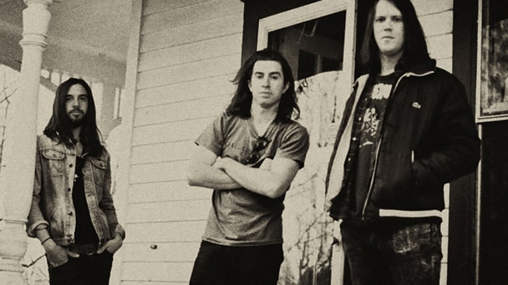Song Premiere: The Whigs, 'Summer Heat'