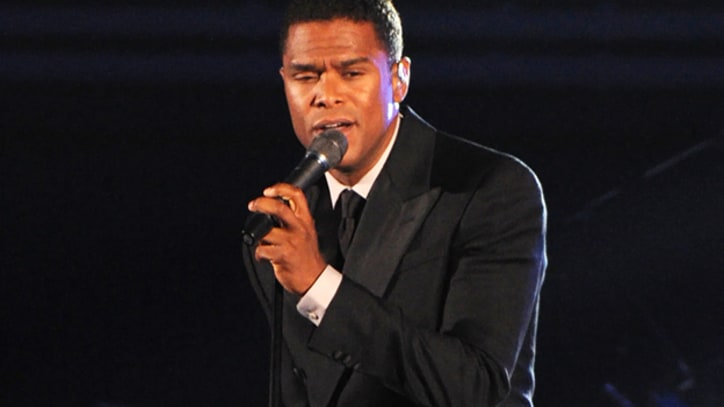 Maxwell Cancels Tour Due to Vocal Hemorrhaging