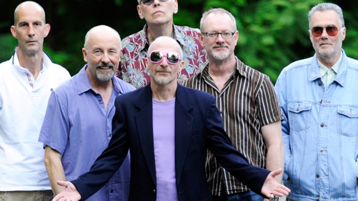 Song Premiere: Graham Parker Reunites With the Rumour After Three Decades