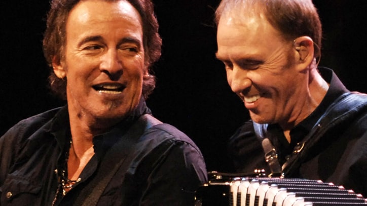 Obituary: E Street Organist Danny Federici, Played With Bruce Springsteen 40 Years