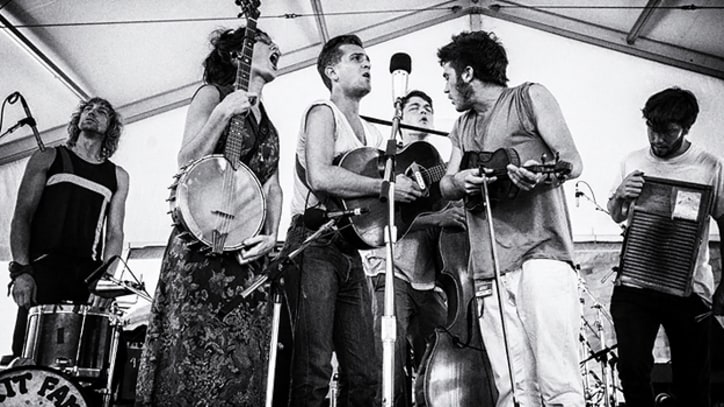 'I Am Following The Sound' by Spirit Family Reunion - Free MP3
