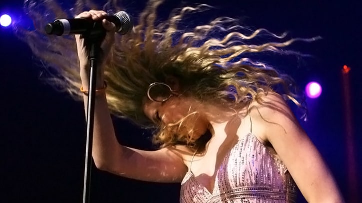 Taylor Swift: Country, Metal, Hip-Hop and Super Fans