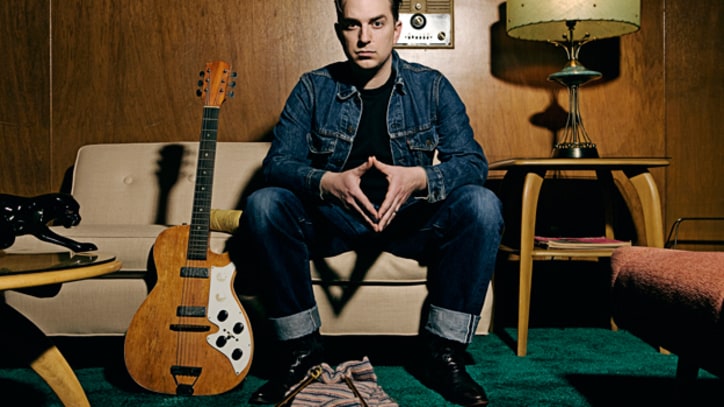 JD McPherson Swings Into the Holidays With 'Twinkle (Little Christmas Lights)' - Premiere