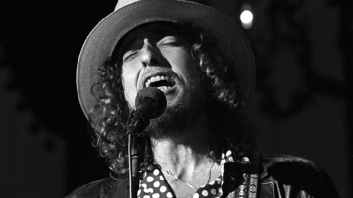 Bob Dylan Invites Willie Nelson on Rolling Thunder Revue in Houston