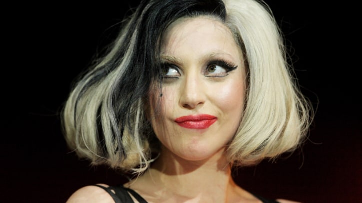 Lady Gaga Sells 1.1 Million Albums in a Week