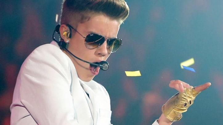 On the Charts: Justin Bieber Hits Back, Acoustic