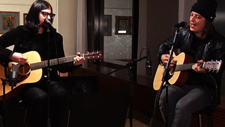 Rolling Stone Live: The Greenhornes Go Acoustic