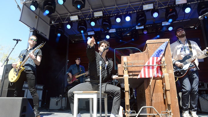 Review: Rock Revivalists Low Cut Connie Face Reality on 'Dirty Pictures'