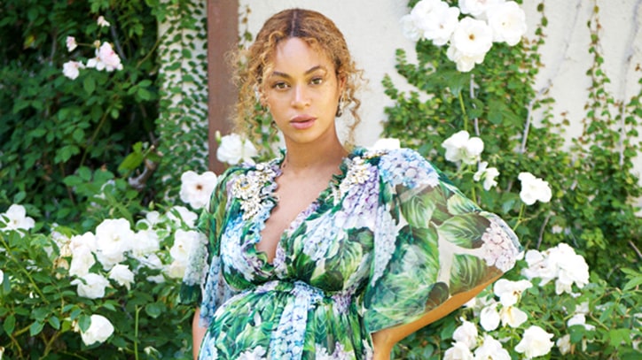 How Beyonce Made Her Second Pregnancy a Social Media Art Project: Photos